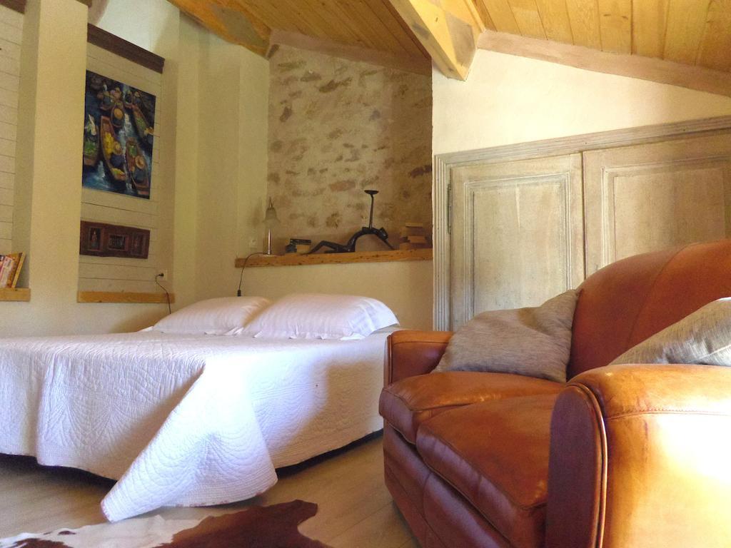 Place Des Nobles Bed & Breakfast Cuiseaux Oda fotoğraf